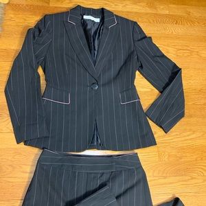 Tahari, 2P, Black Pink pinstripe Jacket w pants